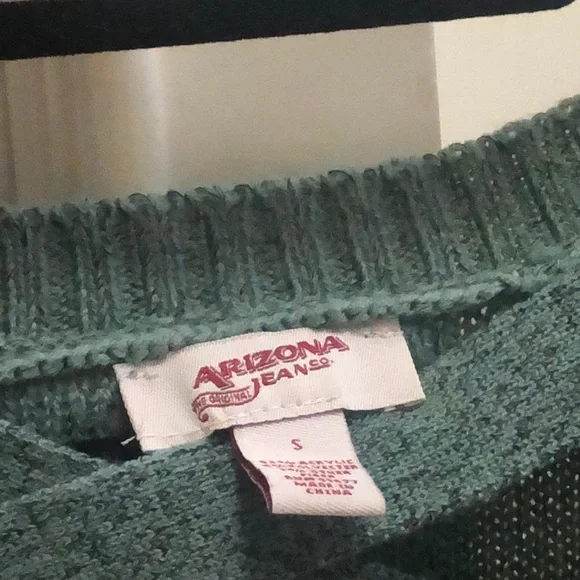 Green knit sweater - Picture 3 of 3